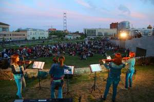 Астраханцы участвуют в традиционном фестивале "Музыка на траве"