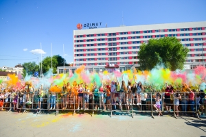 Астраханцы раскрасили День молодежи во все цвета радуги