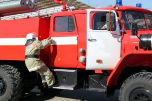 В Астраханской области на пожаре спасли 7 человек
