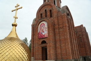 В посёлке Лиман Астраханской области всем миром возводят храм