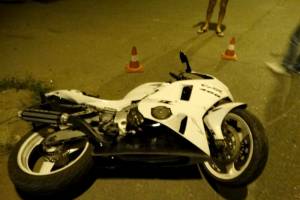 Мотоциклист пострадал из-за женщины. Ночное ДТП в Астрахани