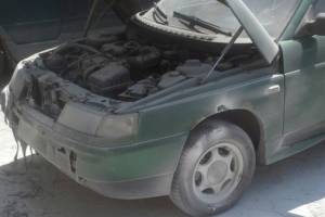В Астрахани средь бела дня вспыхнул автомобиль.Фото