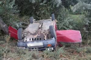 В Астраханской области перевернулся автомобиль, пятеро пострадавших