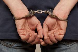 В Астрахани задержали наркодилера из Краснодара с почти 50 пакетиками спайса