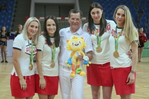 Губернатор Александр Жилкин поздравил астраханских олимпийских гандболисток