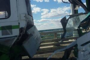 5 пассажиров автобуса пострадали в аварии в Астрахани