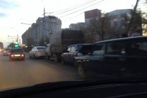 Массовая авария в Астрахани спровоцировала огромную пробку
