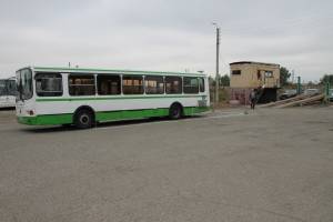 Цену на проезд в астраханских автобусах разрешили поднимать до 25 рублей