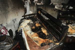 В Астрахани из-за непотушенного окурка в квартире сгорел мужчина