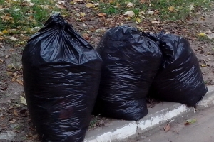 В Астрахани запустили пилотный проект по вывозу нетарного мусора