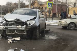 Серьезное ДТП на улице Николая Островского в Астрахани