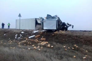 На трассе под Астраханью погиб водитель хлебовозки