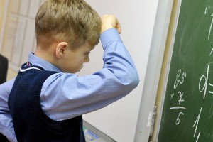 Школьники и их родители довольны качеством образования в Астраханской области