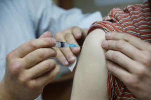 В Астраханской области прививку от гриппа сделали более 200 тысяч человек