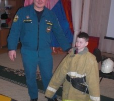 Дни открытых дверей в пожарных частях и открытые уроки в школах Астраханской области продолжаются