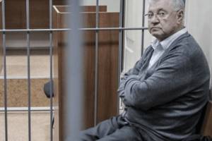 Судебные приставы арестовали именные акции экс-мэра Астрахани