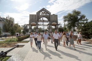 Губернатор посетил главные строительные объекты центра Астрахани