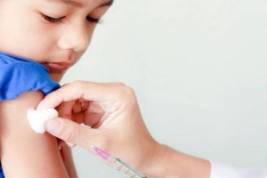 Почти половина россиян против вакцинации детей от гриппа