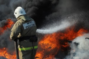 В Астраханской области из горящей бани спасли 4 человек