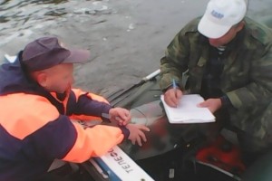 Приоритет в работе - безопасность людей на воде (Черноярский район)