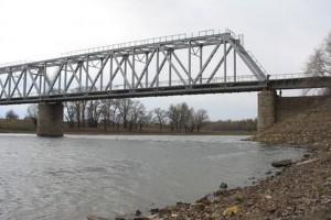 Астраханка упала с моста в реку Ахтубу