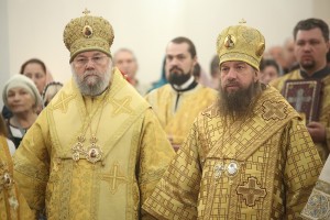 Митрополит Астраханский и Камызякский Никон провёл всенощное бдение в Екатеринбурге