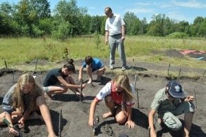 Астраханские школьники могут принять участие в настоящих археологических раскопках