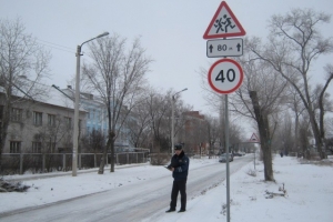В Астраханской области сотрудники ГИБДД совместно с членами Общественного совета проводят мониторинг состояния улично-дорожной сети
