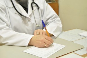 В Астрахани врач-невролог подделала сведения в медкнижке пациентки