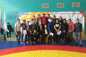 Астраханцы привезли 7 медалей с чемпионата ЮФО по греко-римской борьбе