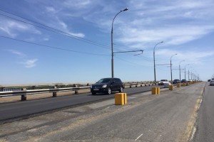 В Астрахани на Новом мосту открыли для движения отремонтированную полосу