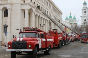 Пожарные-спасатели потушили условное загорание гостиницы в центре г.Астрахань