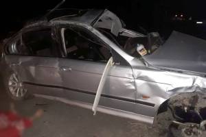 Под Астраханью перевернулся BMW: один человек погиб, трое пострадали