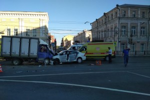 Сегодня утром в центре Астрахани произошло смертельное ДТП