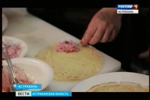 Астраханский шеф-повар поделился своим рецептом выпечки блинов
