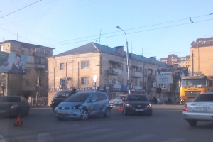 ДТП с участием трёх автомобилей на Н. Островского — Кирова (+2 фото)