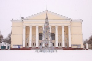 Жители Астраханской области пожаловались на железную ёлку