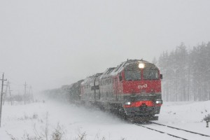 Приволжскую железную дорогу расчищают от снега