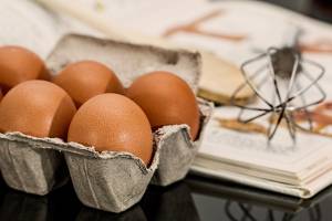 Цены на яйца в Астрахани преодолели рекордную планку