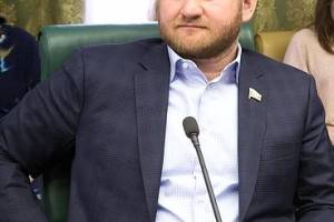 В Астрахани проходят обыски по делу сенатора Арашукова, задержанного сегодня в зале Совета Федерации по подозрению в убийствах