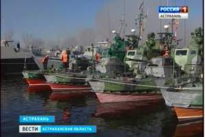 Артиллерийские корабли и катера вышли на учения в Каспийское море