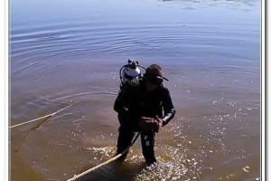 В Астраханской области из воды достали тело туриста