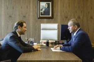 Глава Астраханской области Сергей Морозов встретился с главой Минпрома РФ