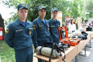 Спасатели приняли участие в деловом фестивале "Охота на работу"