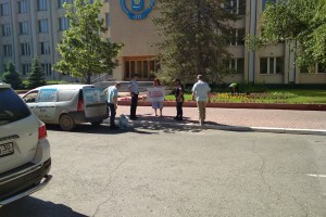 Астраханка вышла на пикет к администрации города. ВИДЕО