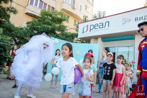 День защиты детей «РЕАЛ» подарил праздник юным астраханцам