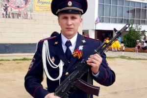 В Астраханской области полицейский спас тонущую школьницу