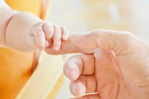Астраханцы получают выплаты при рождении первого ребёнка