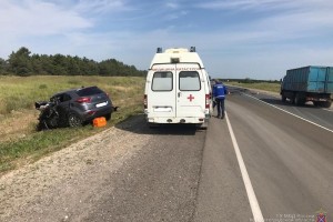Житель Астраханской области за рулём грузовика попал в крупную аварию в районе Волгограда