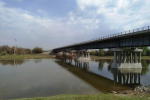 В Астраханской области отремонтировали мост через реку Караульную